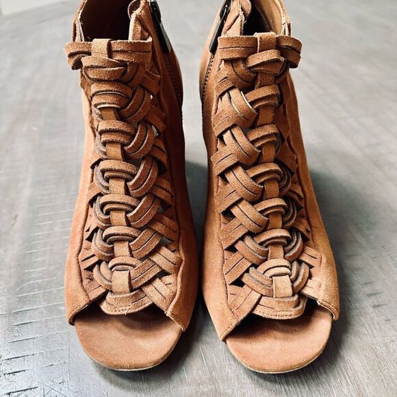 Michael Kors Westley, suede ankle booties. - Picture 3 of 6